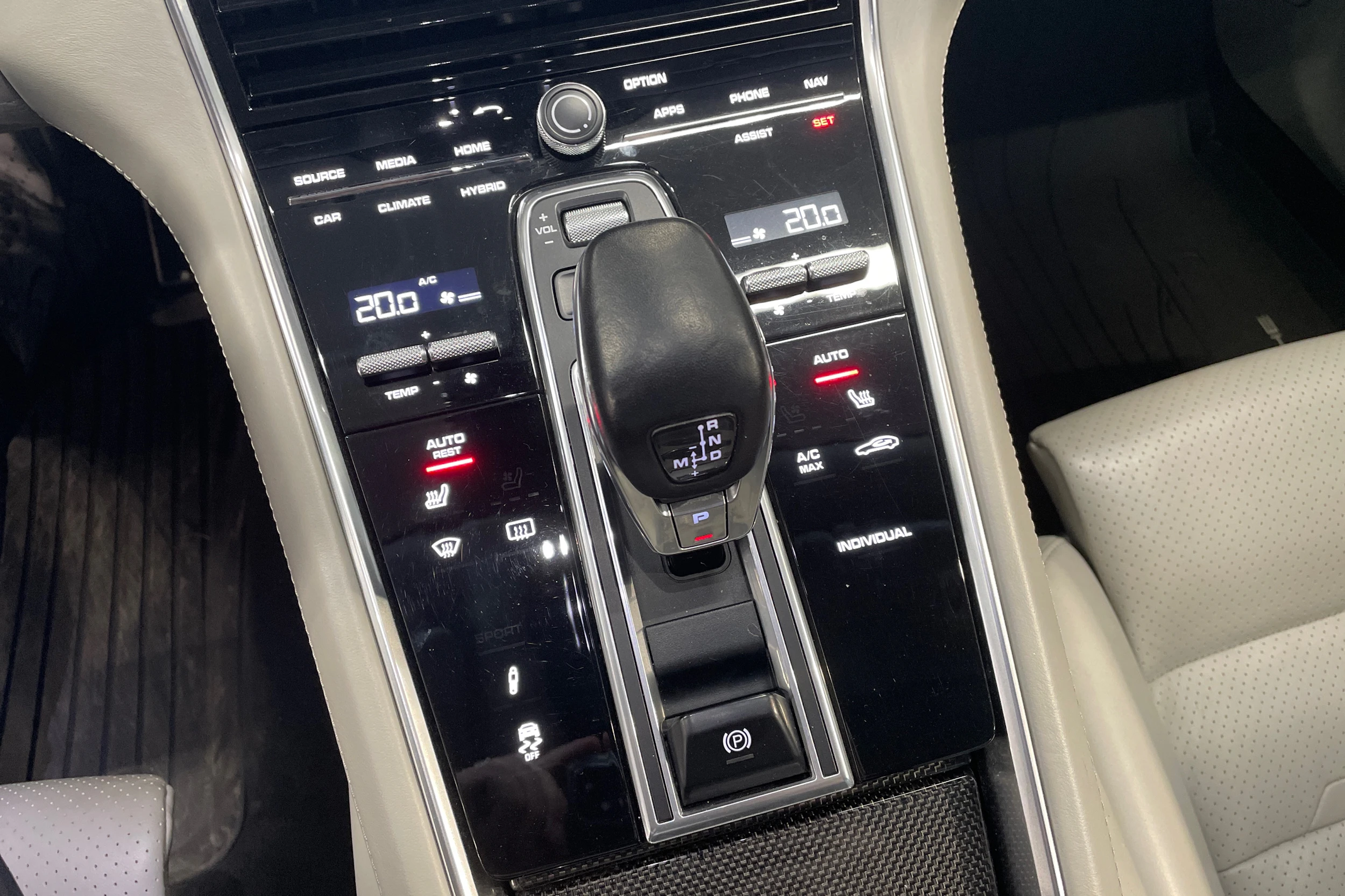 Sininen Porsche Panamera 2018 kuva 16.