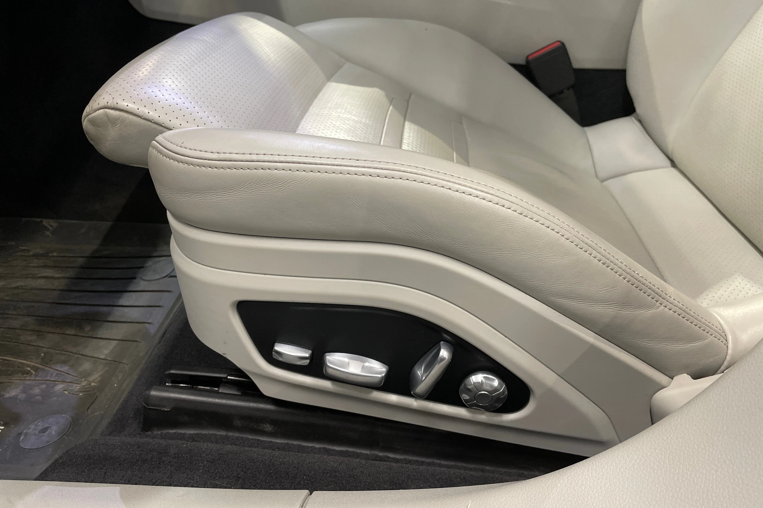 Sininen Porsche Panamera 2018 kuva 18.
