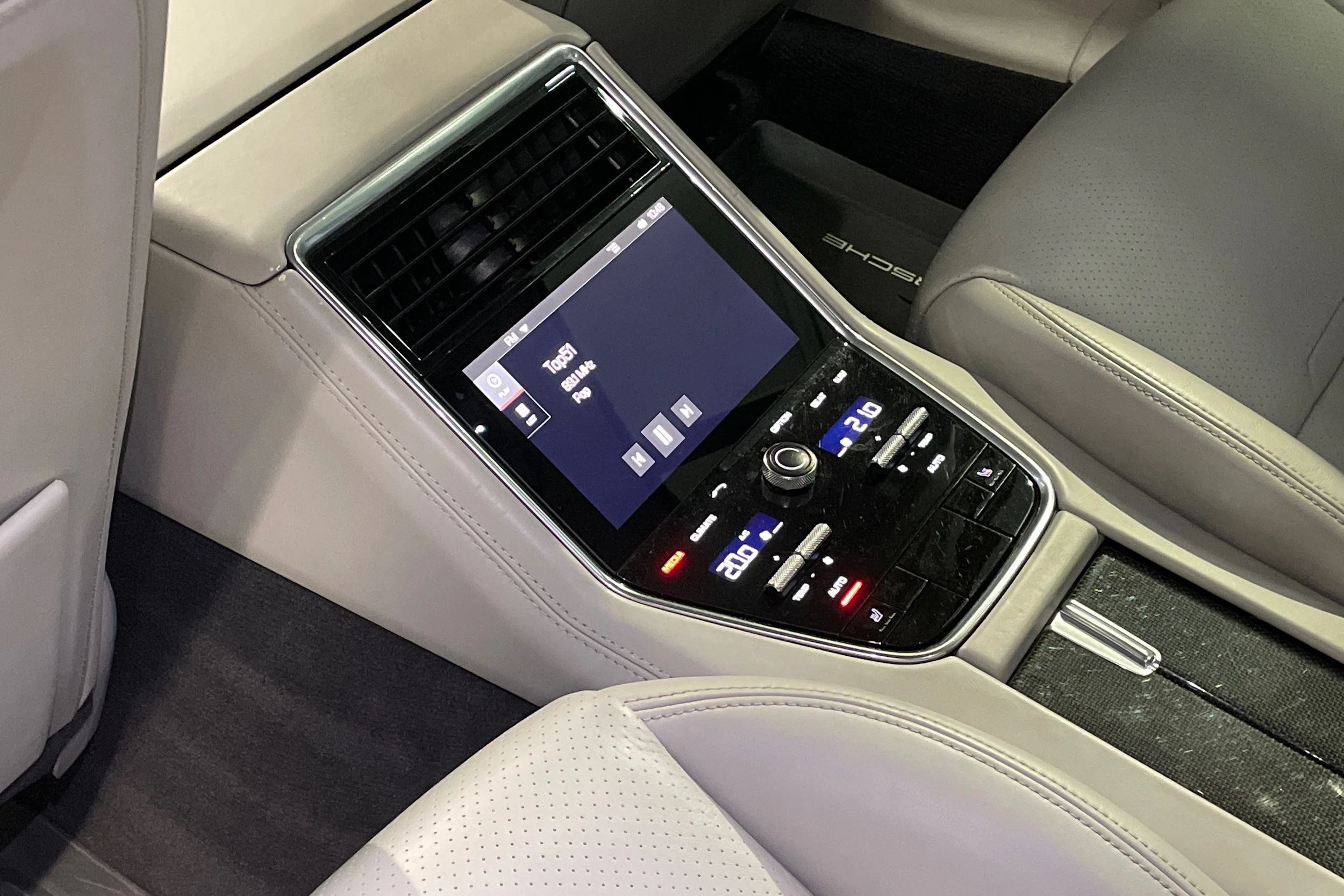 Sininen Porsche Panamera 2018 kuva 19.