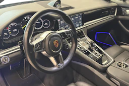 Musta Porsche Panamera 2018 kuva 6.