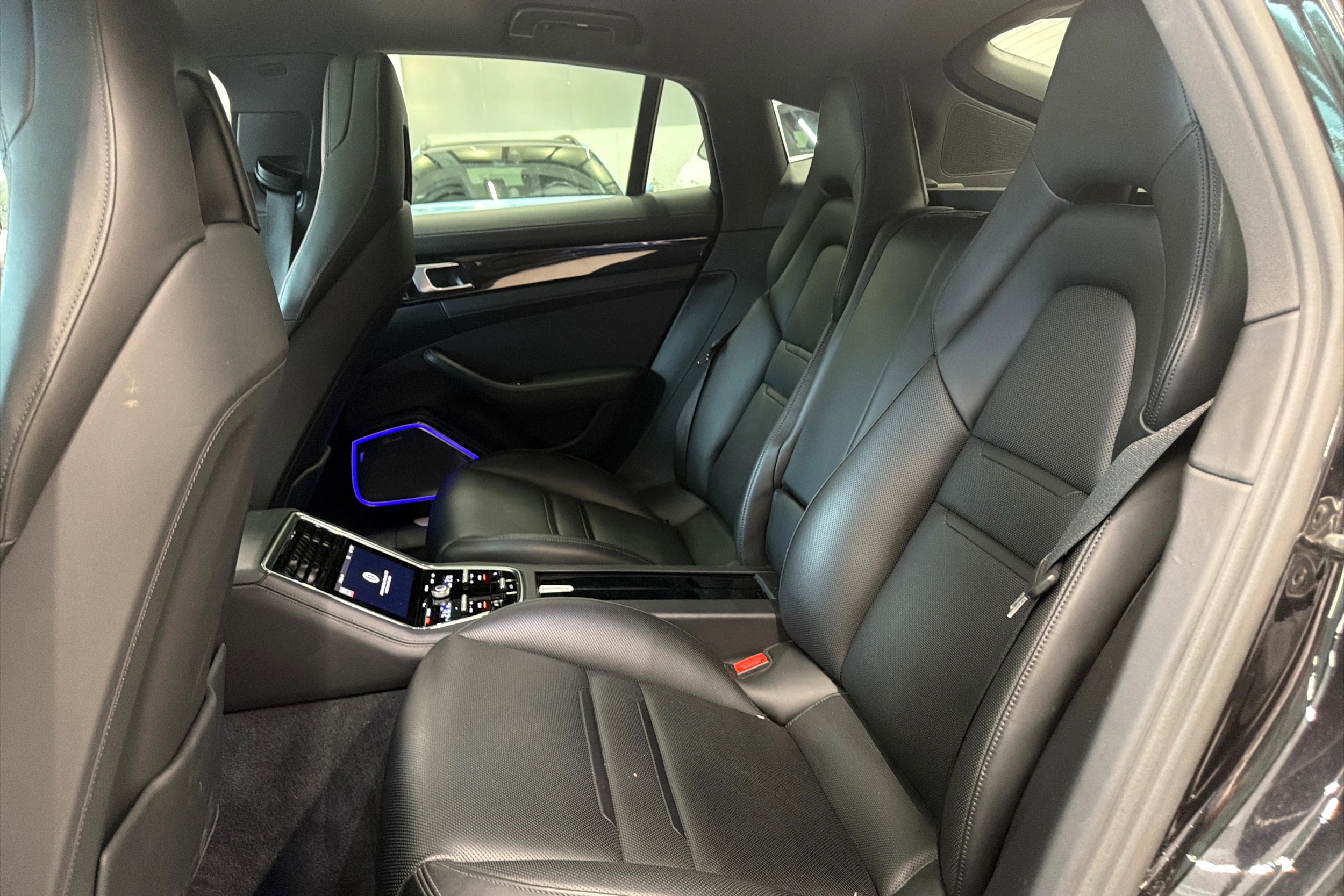 Musta Porsche Panamera 2018 kuva 10.