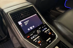 Musta Porsche Panamera 2018 kuva 15.