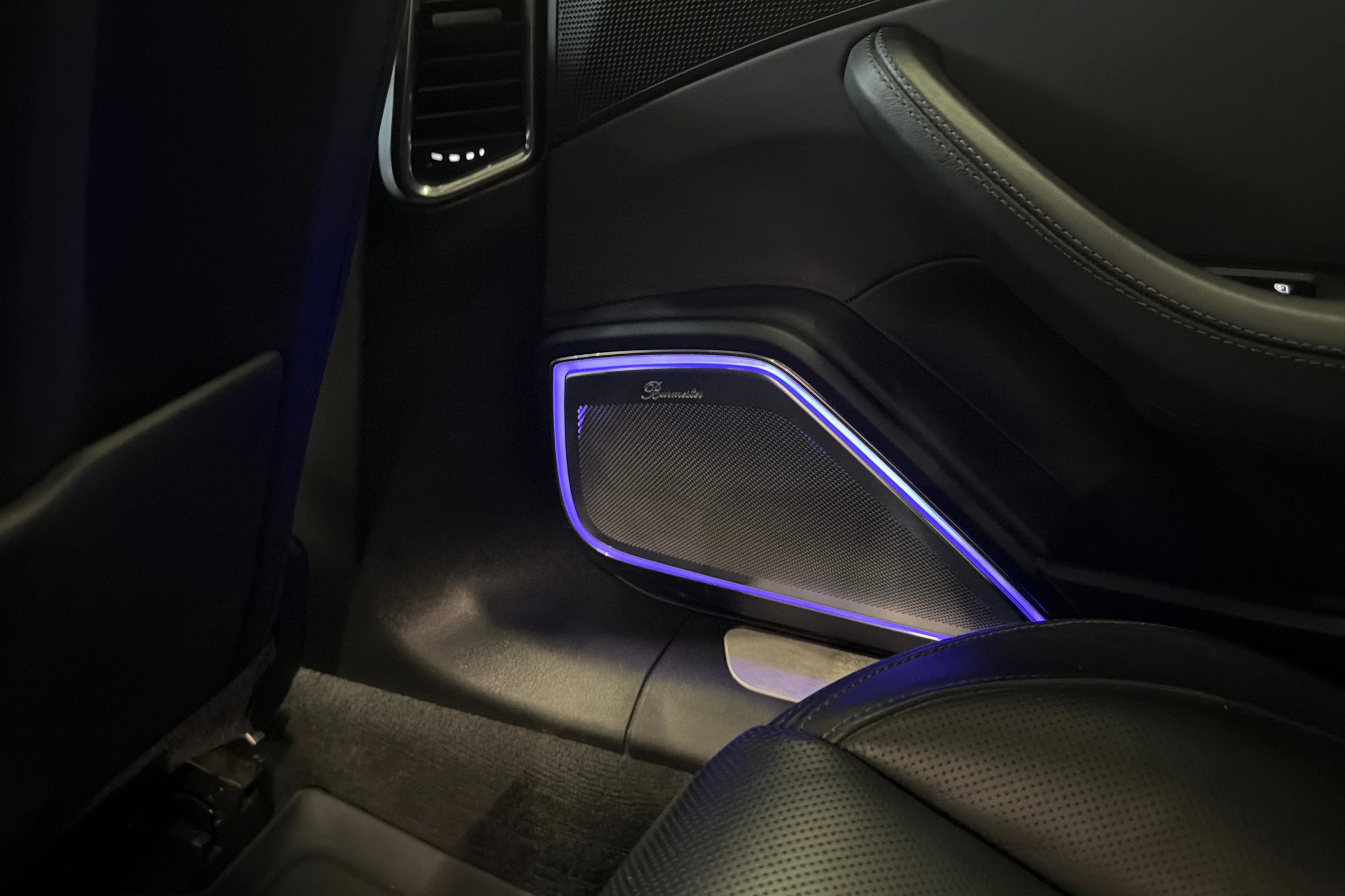 Musta Porsche Panamera 2018 kuva 17.