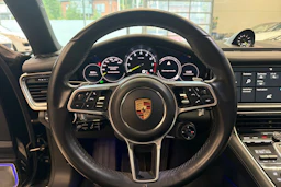 Musta Porsche Panamera 2018 kuva 18.