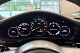 Musta Porsche Panamera 2018 kuva 20.