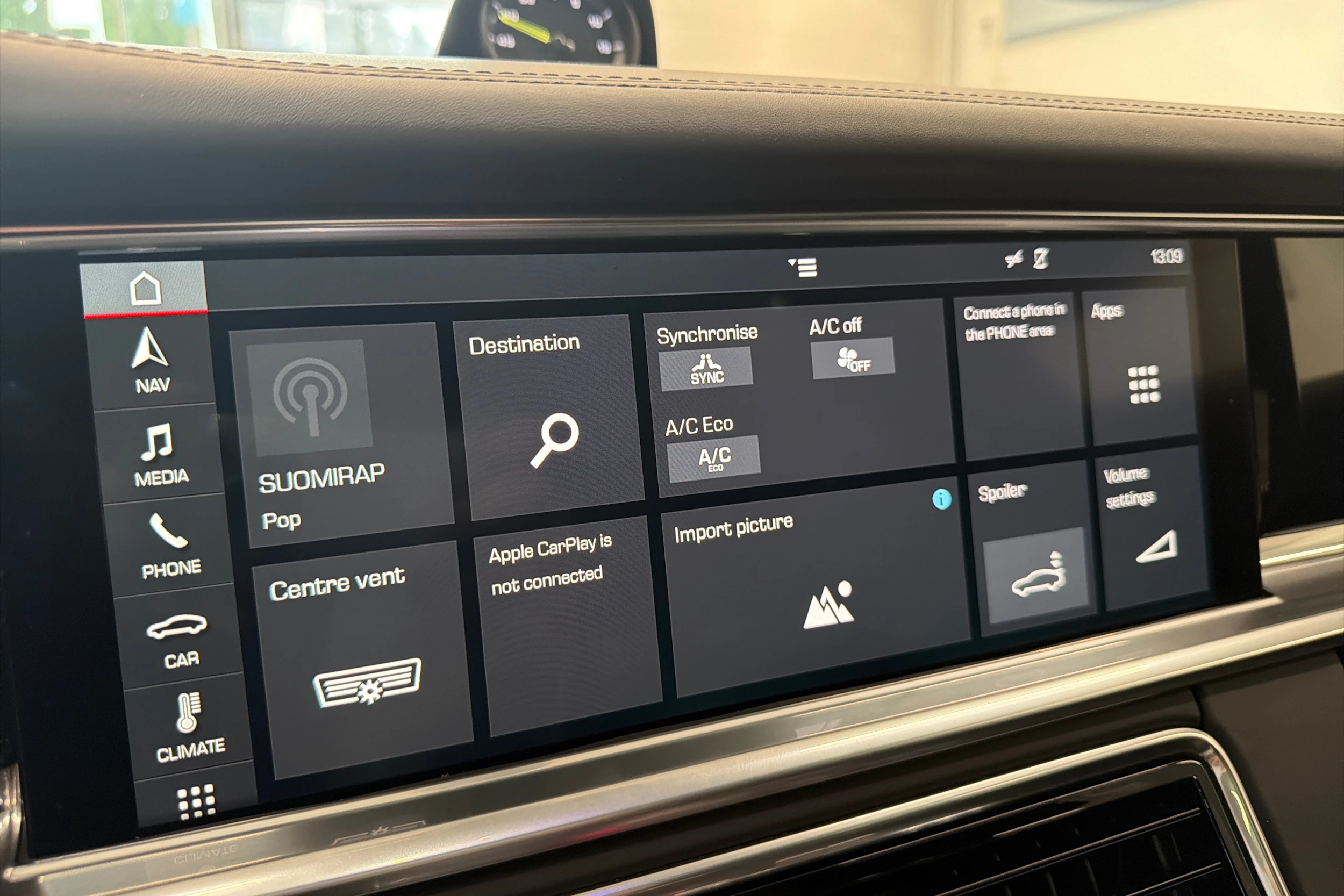 Musta Porsche Panamera 2018 kuva 22.
