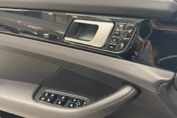Musta Porsche Panamera 2018 kuva 24.