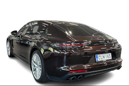 ruskea Porsche Panamera 2018 kuva 2.