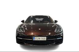 ruskea Porsche Panamera 2018 kuva 4.