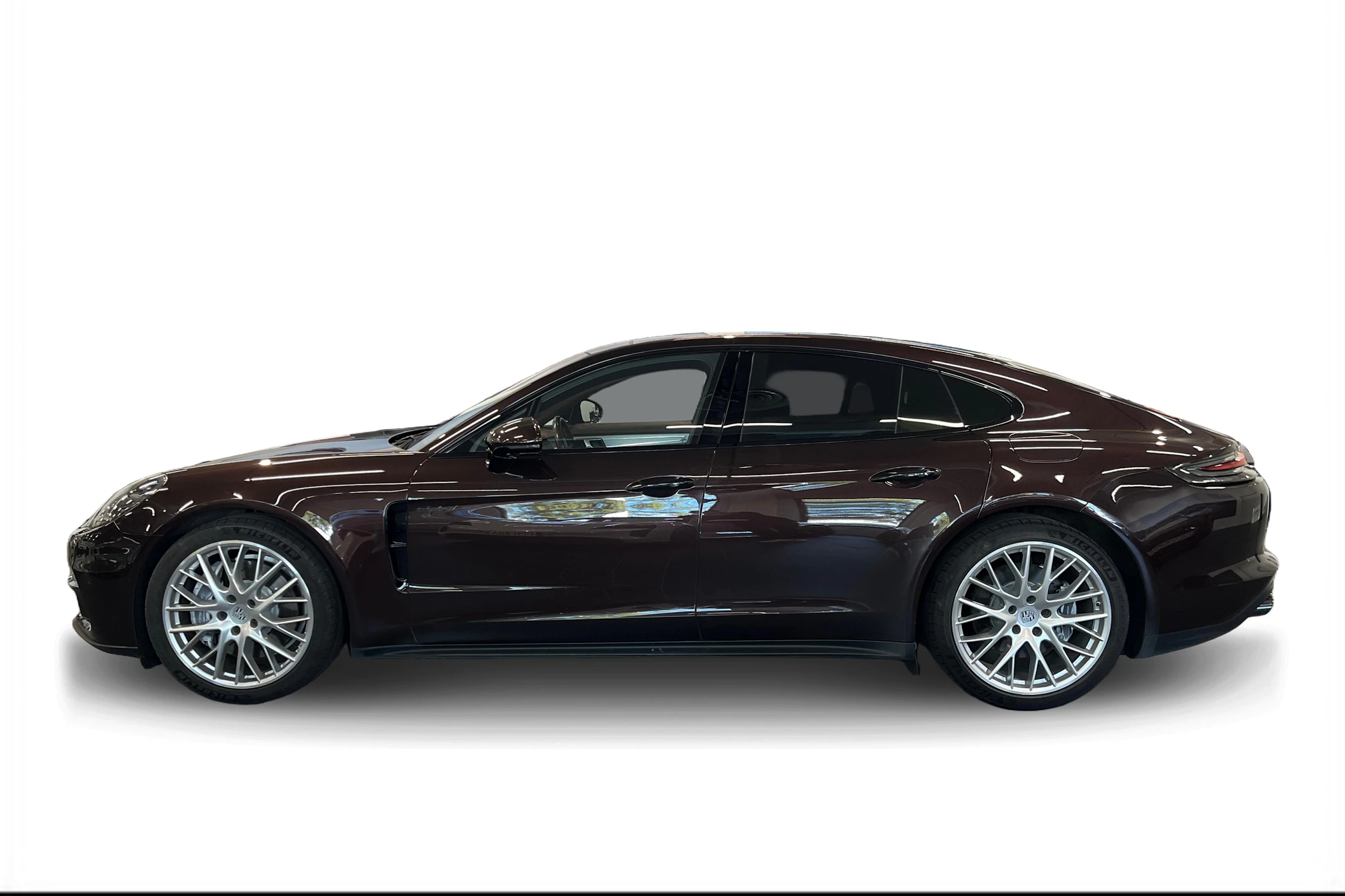 ruskea Porsche Panamera 2018 kuva 5.