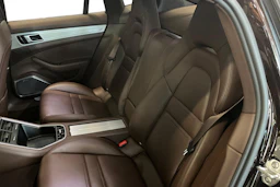 ruskea Porsche Panamera 2018 kuva 8.