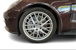 ruskea Porsche Panamera 2018 kuva 9.