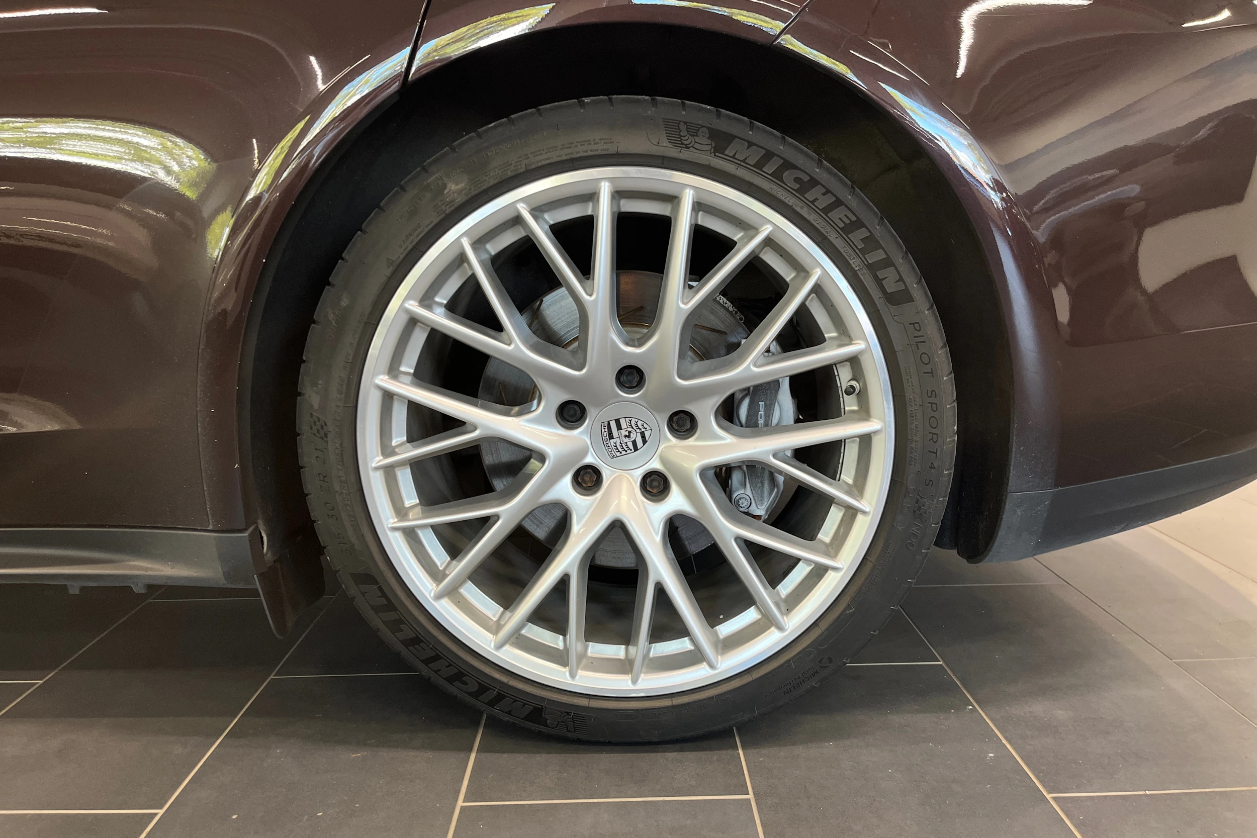 ruskea Porsche Panamera 2018 kuva 10.