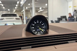 ruskea Porsche Panamera 2018 kuva 14.