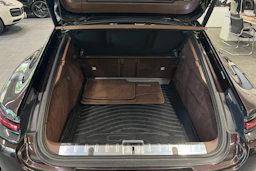 ruskea Porsche Panamera 2018 kuva 18.