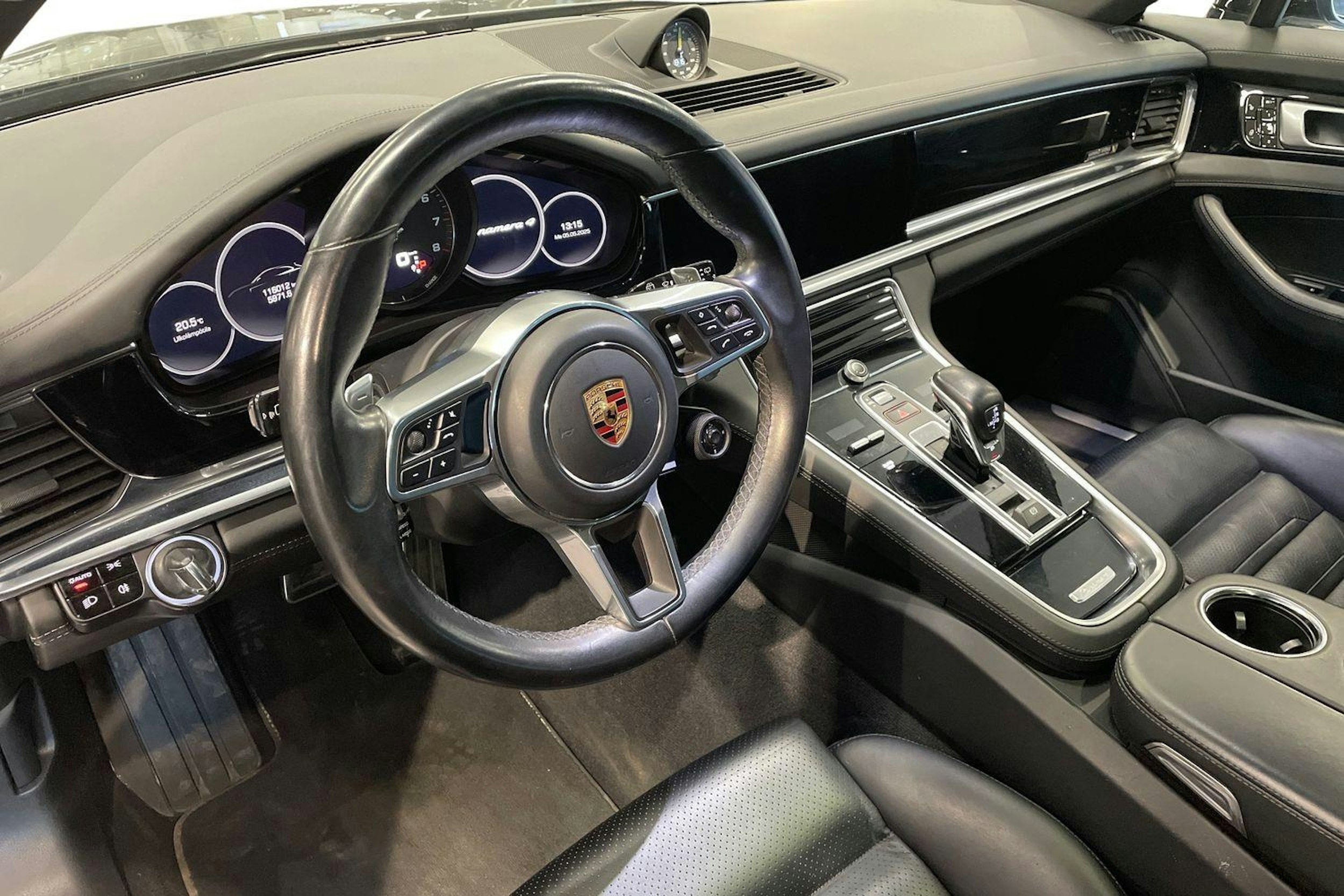 met. Harmaa Porsche Panamera 2018 kuva 6.