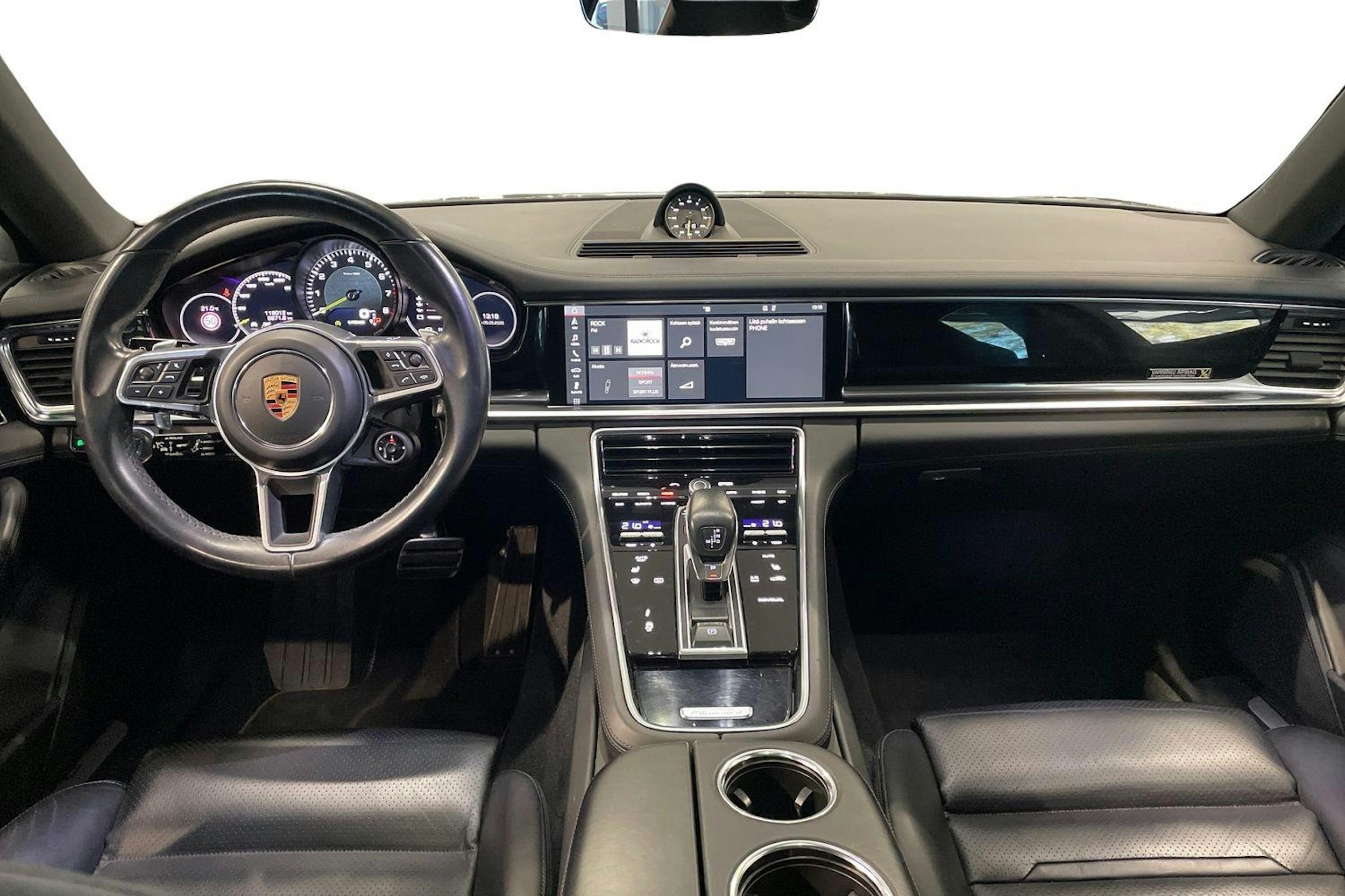 met. Harmaa Porsche Panamera 2018 kuva 7.