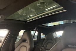 met. Harmaa Porsche Panamera 2018 kuva 11.