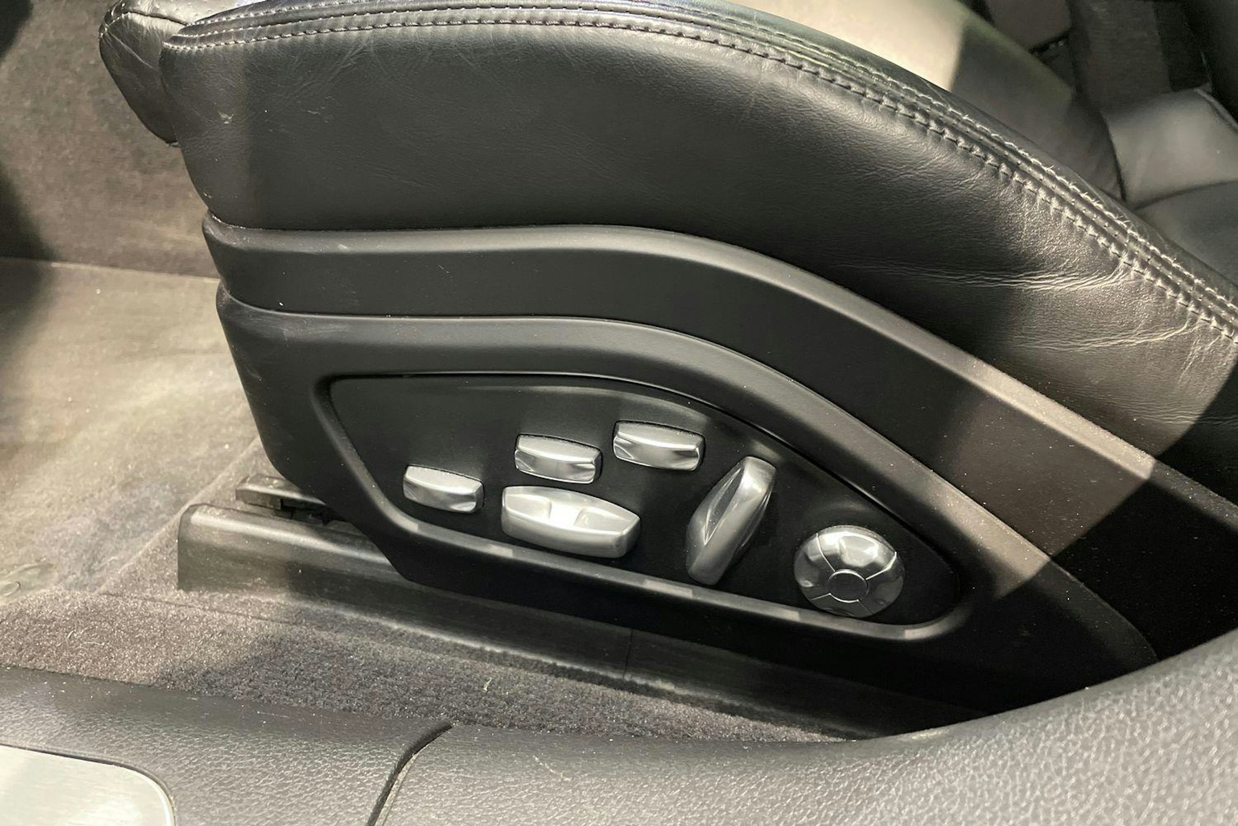 met. Harmaa Porsche Panamera 2018 kuva 12.