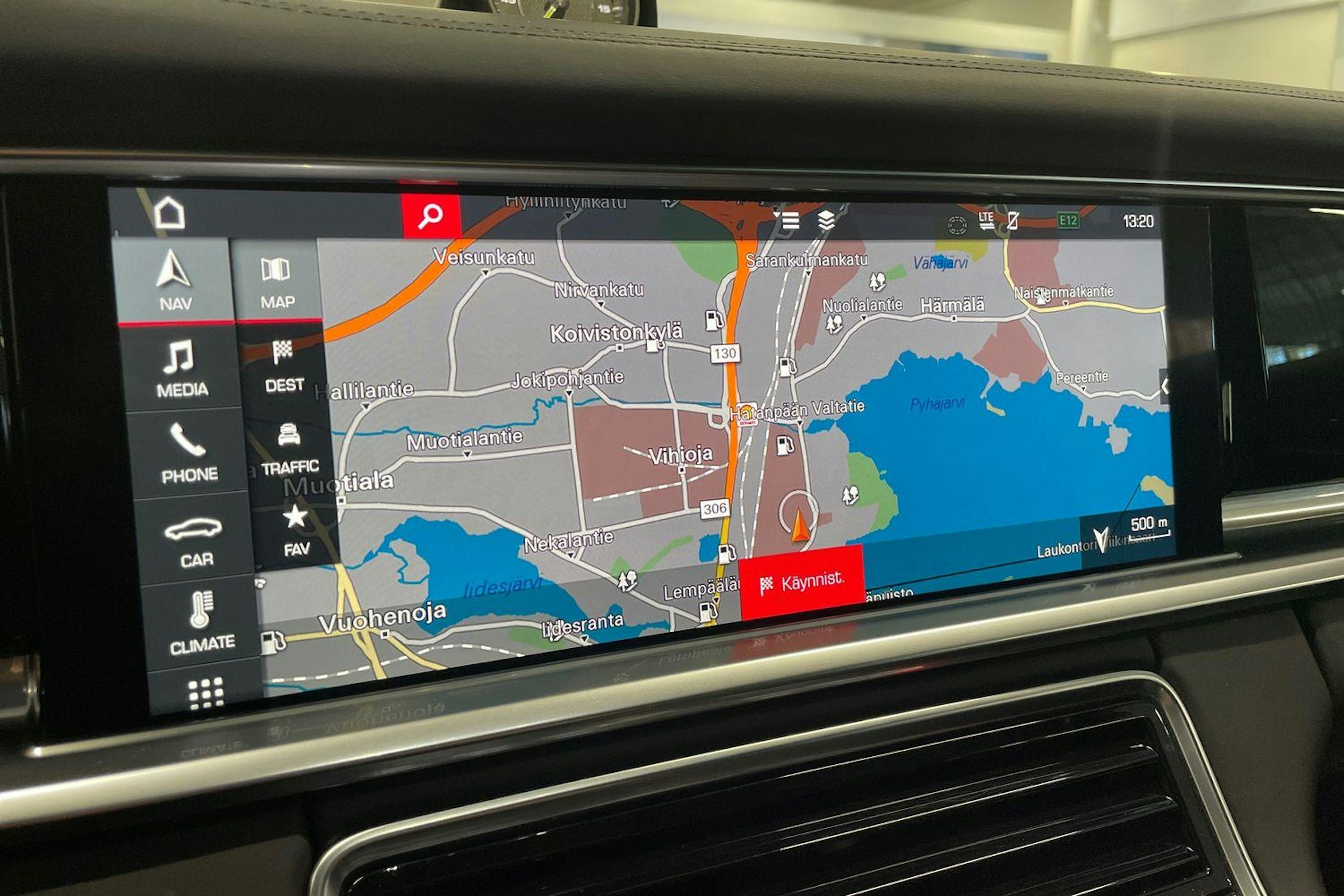 met. Harmaa Porsche Panamera 2018 kuva 14.