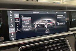 met. Harmaa Porsche Panamera 2018 kuva 15.