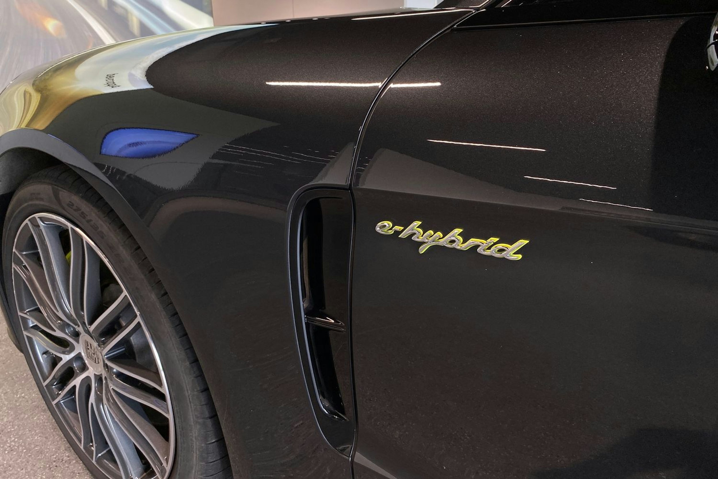 met. Harmaa Porsche Panamera 2018 kuva 22.