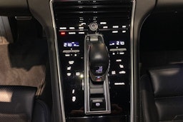 met. Harmaa Porsche Panamera 2018 kuva 34.