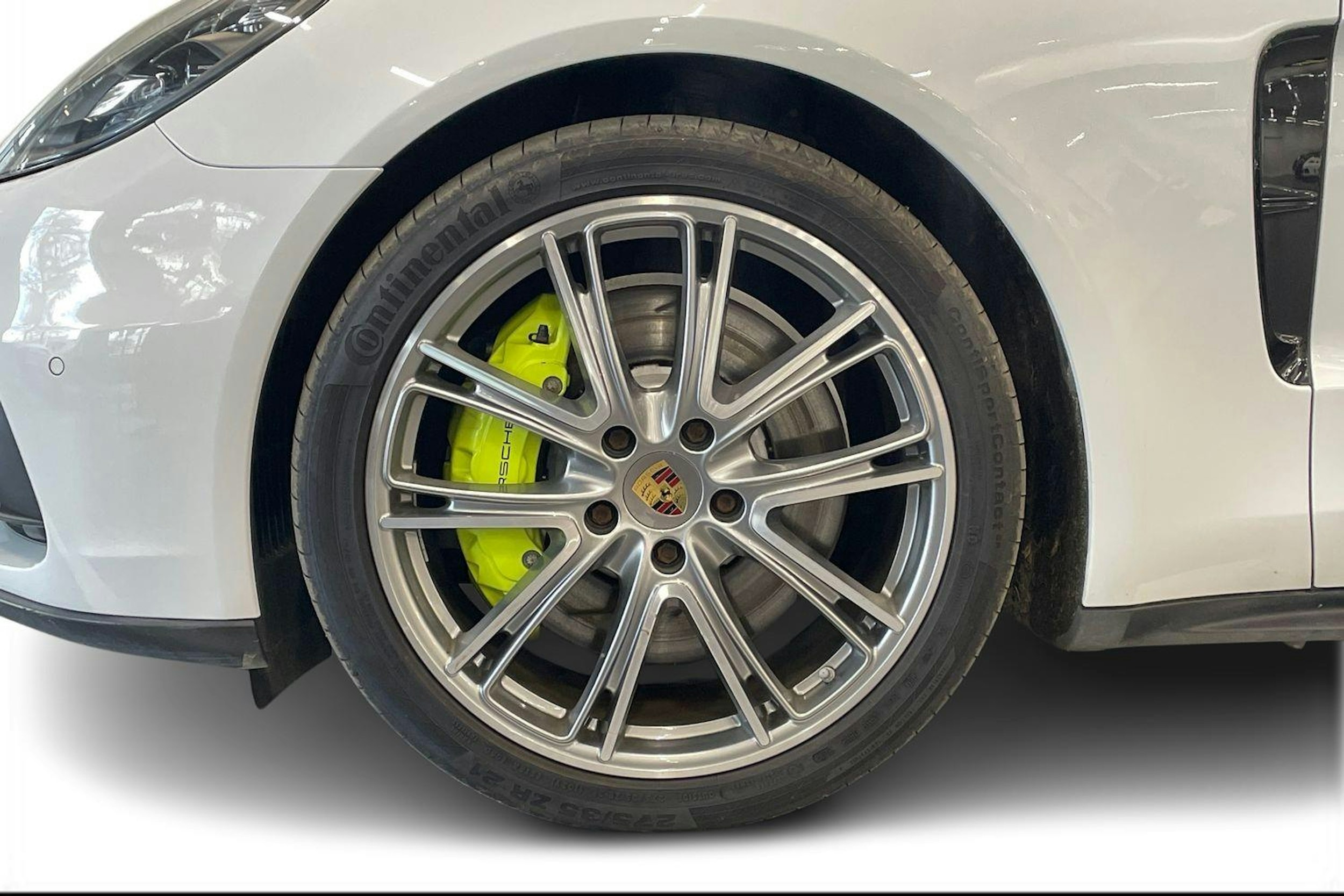 met. Valkoinen Porsche Panamera 2018 kuva 9.