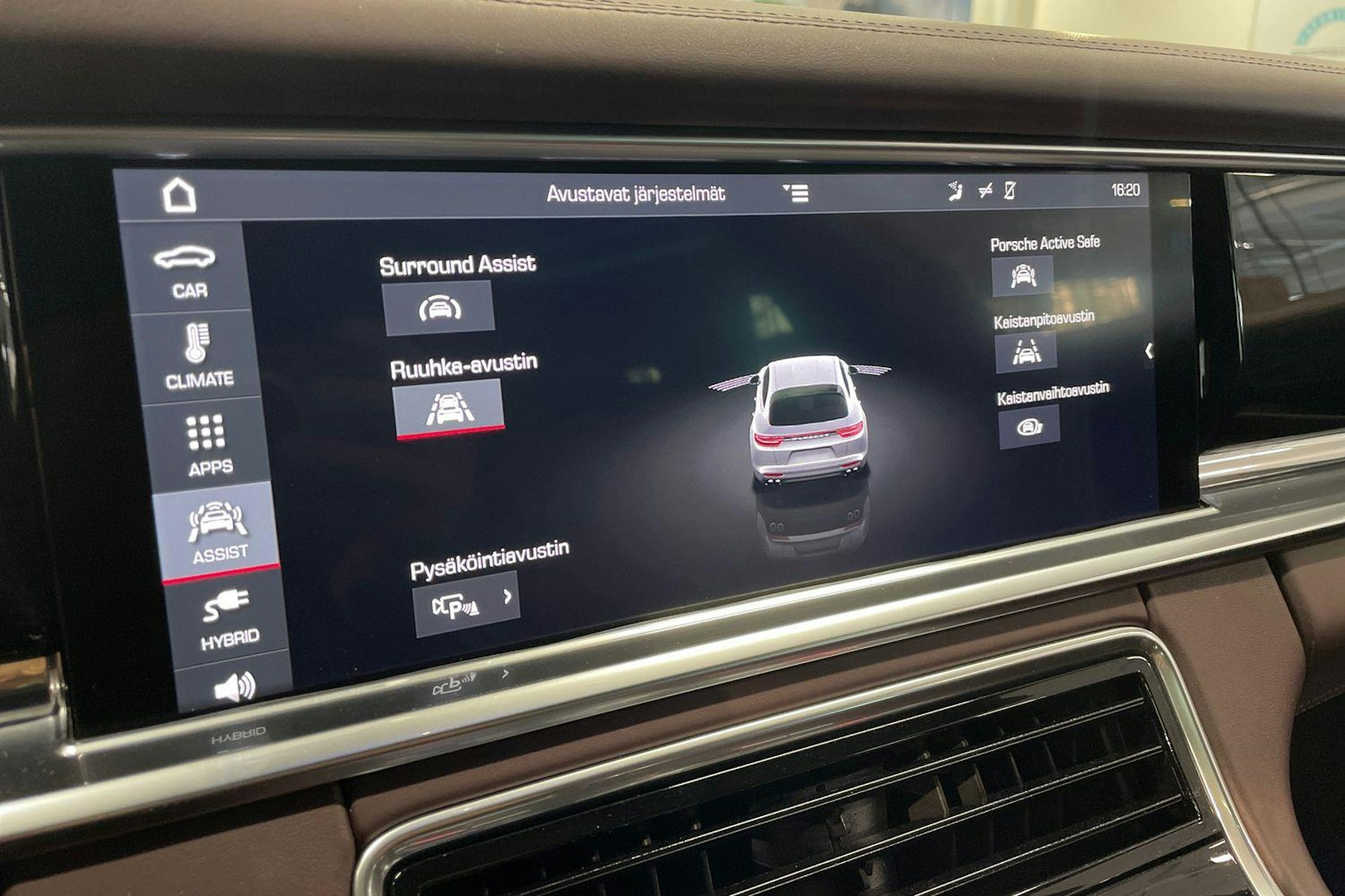 met. Valkoinen Porsche Panamera 2018 kuva 12.