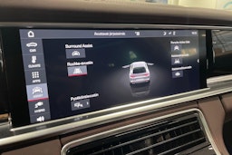 met. Valkoinen Porsche Panamera 2018 kuva 12.