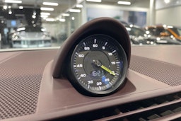 met. Valkoinen Porsche Panamera 2018 kuva 14.