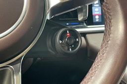 met. Valkoinen Porsche Panamera 2018 kuva 16.