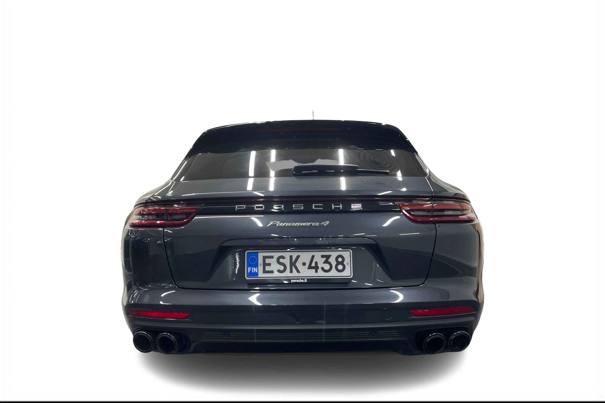 Harmaa Porsche Panamera 2018 kuva 3.