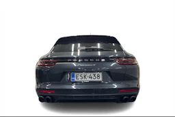 Harmaa Porsche Panamera 2018 kuva 3.