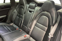Harmaa Porsche Panamera 2018 kuva 9.