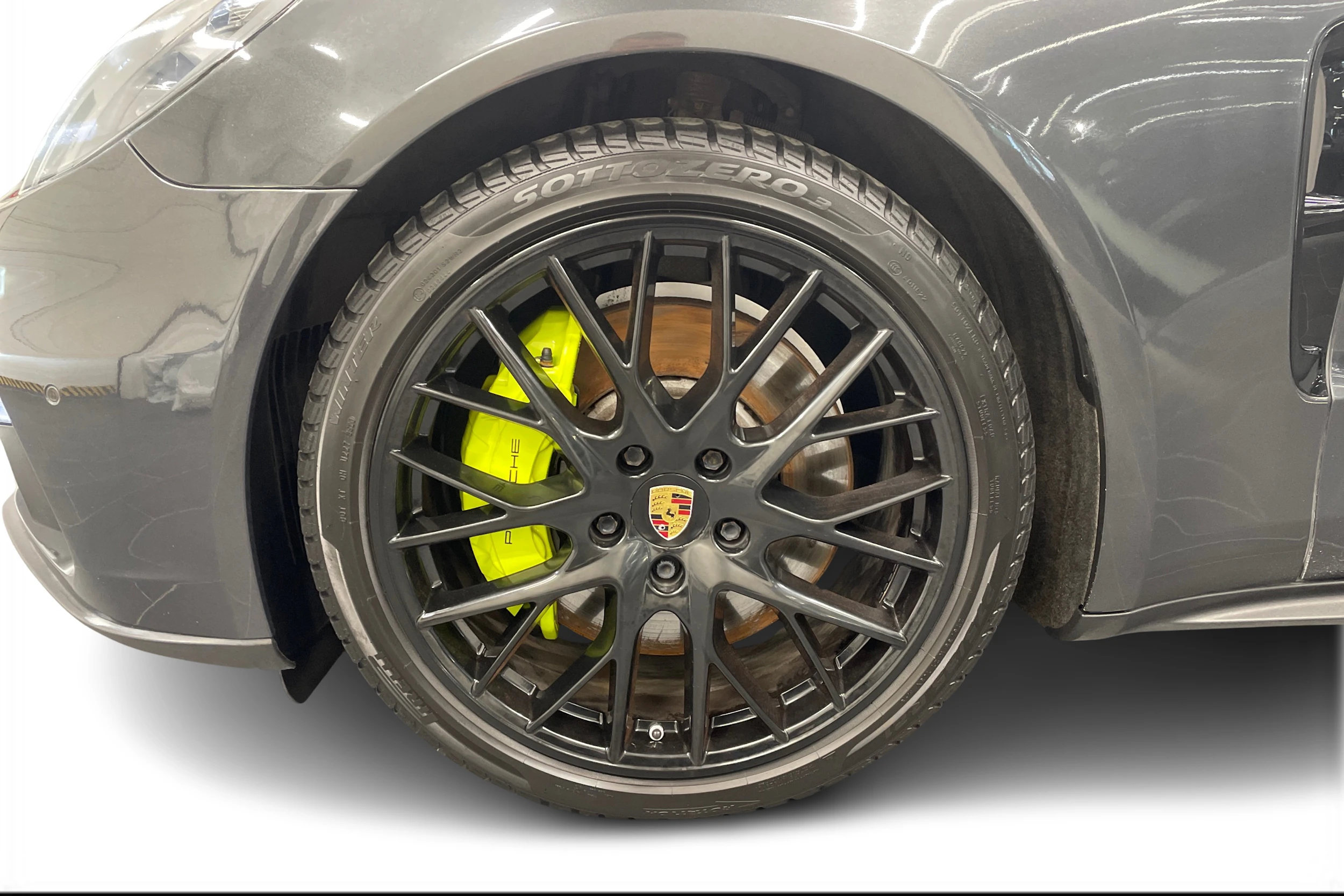 Harmaa Porsche Panamera 2018 kuva 10.