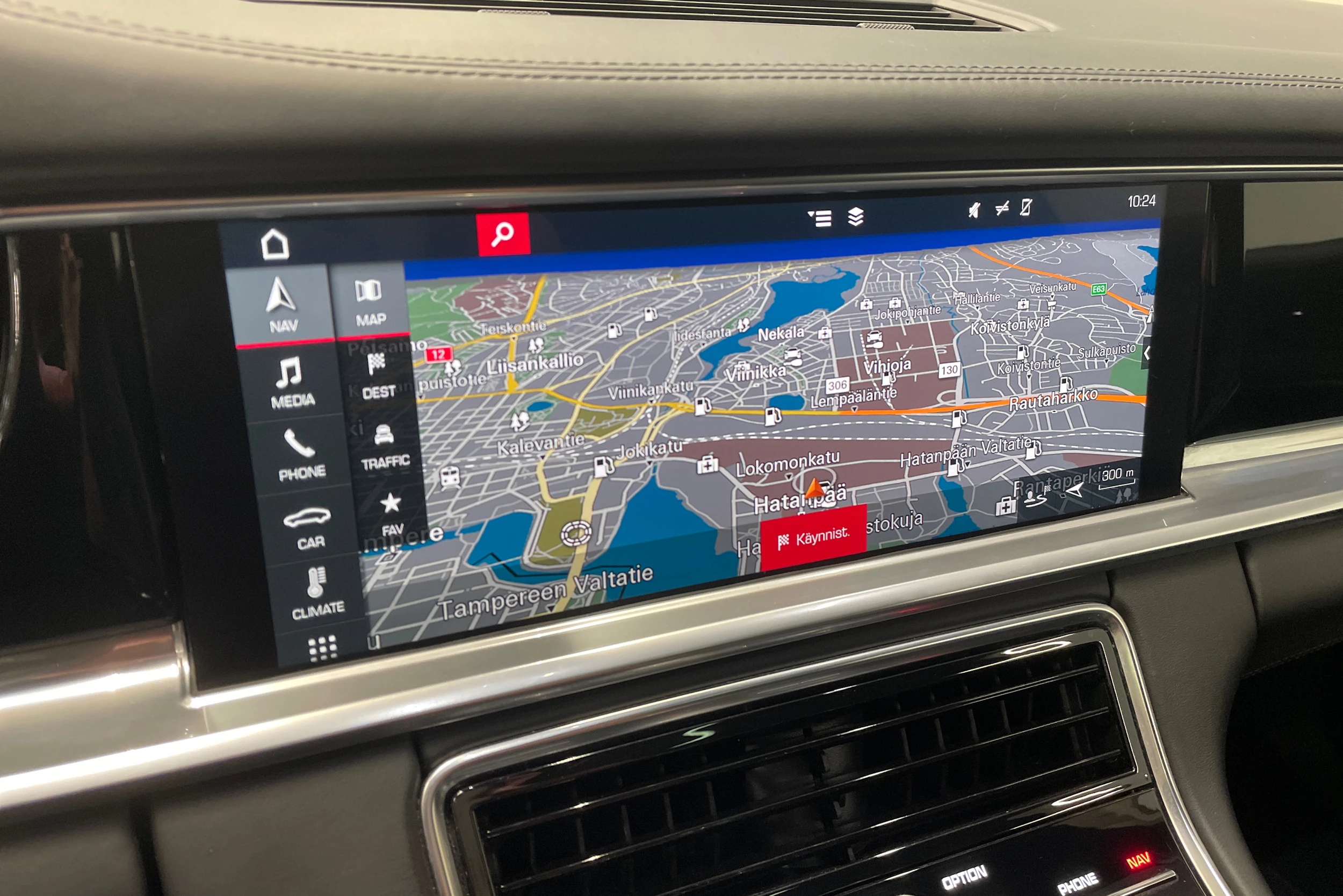 Harmaa Porsche Panamera 2018 kuva 12.