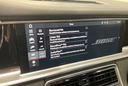 Harmaa Porsche Panamera 2018 kuva 14.