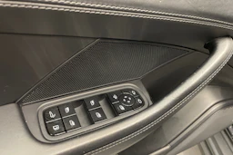 Harmaa Porsche Panamera 2018 kuva 16.