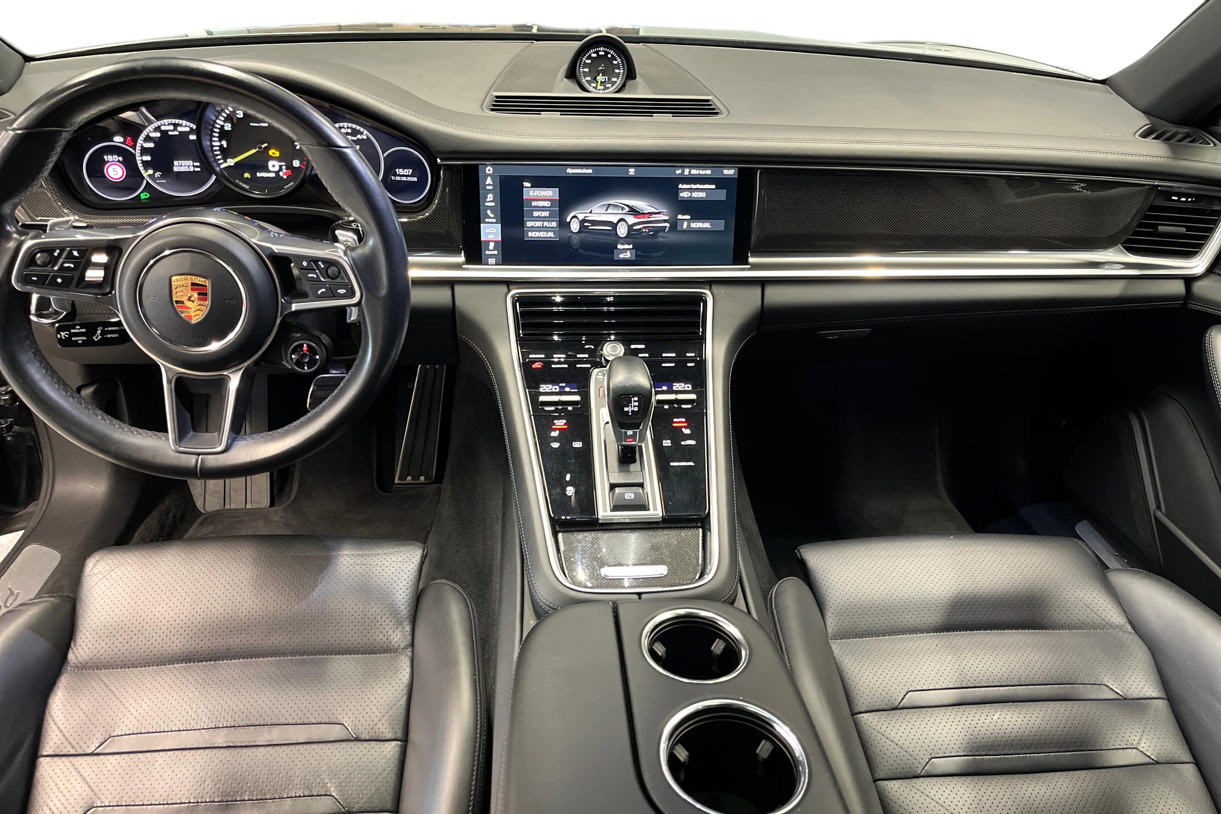 Harmaa Porsche Panamera 2018 kuva 9.