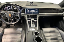 Harmaa Porsche Panamera 2018 kuva 9.