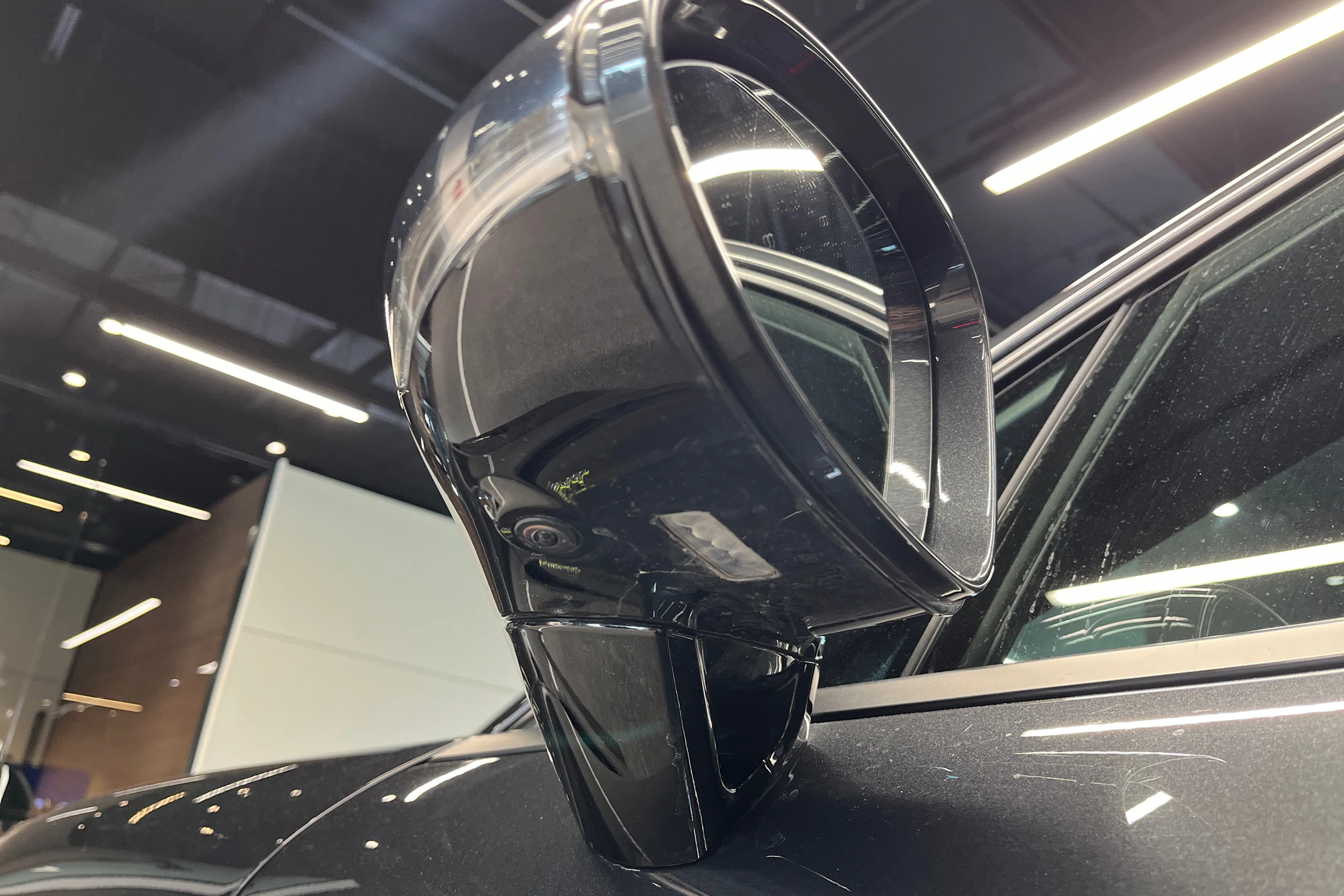 Harmaa Porsche Panamera 2018 kuva 14.