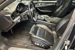 Harmaa Porsche Panamera 2018 kuva 16.