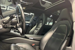 Harmaa Porsche Panamera 2018 kuva 17.