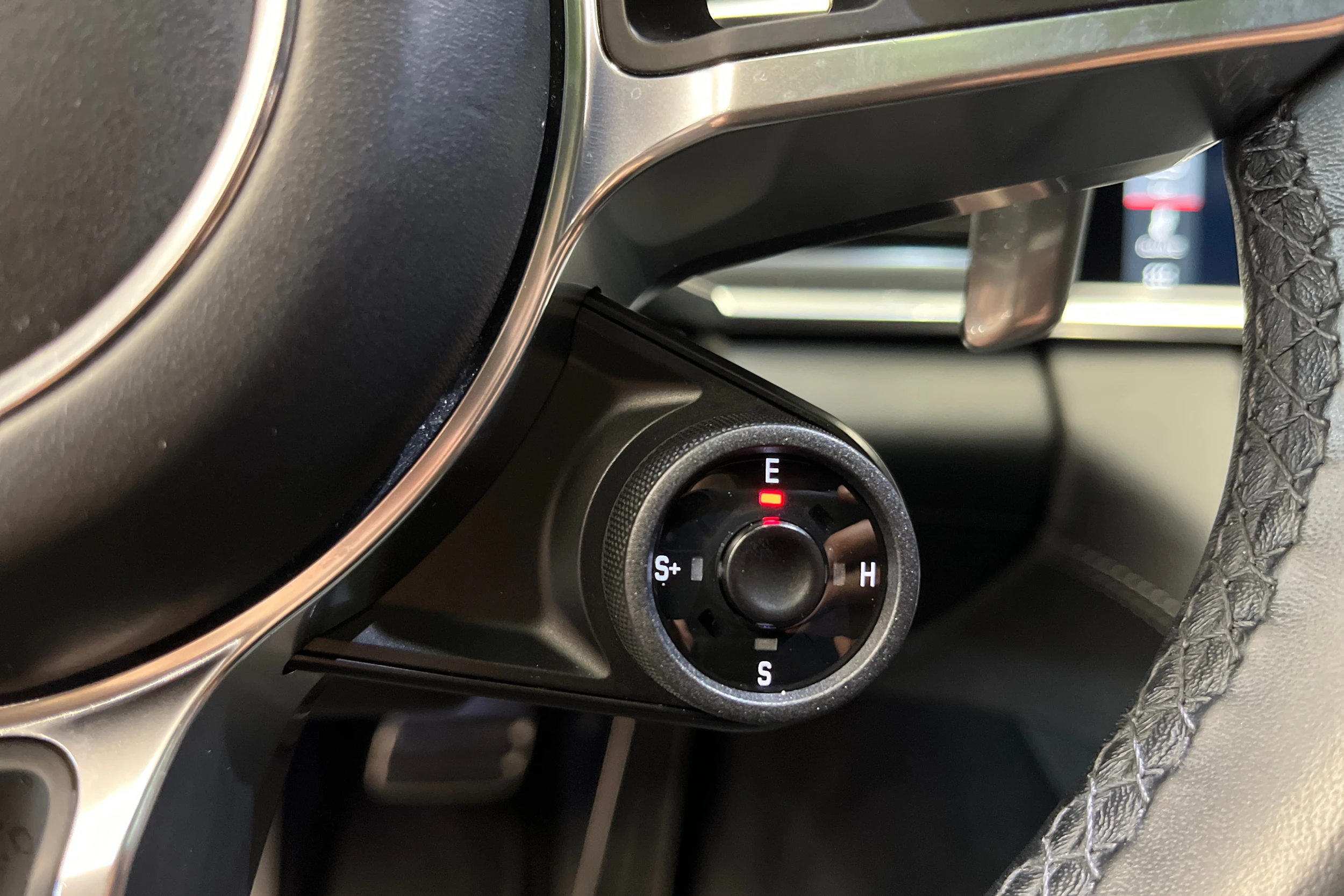 Harmaa Porsche Panamera 2018 kuva 19.