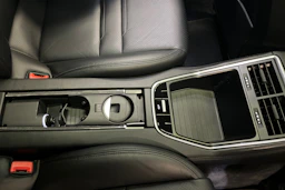 Harmaa Porsche Panamera 2018 kuva 32.