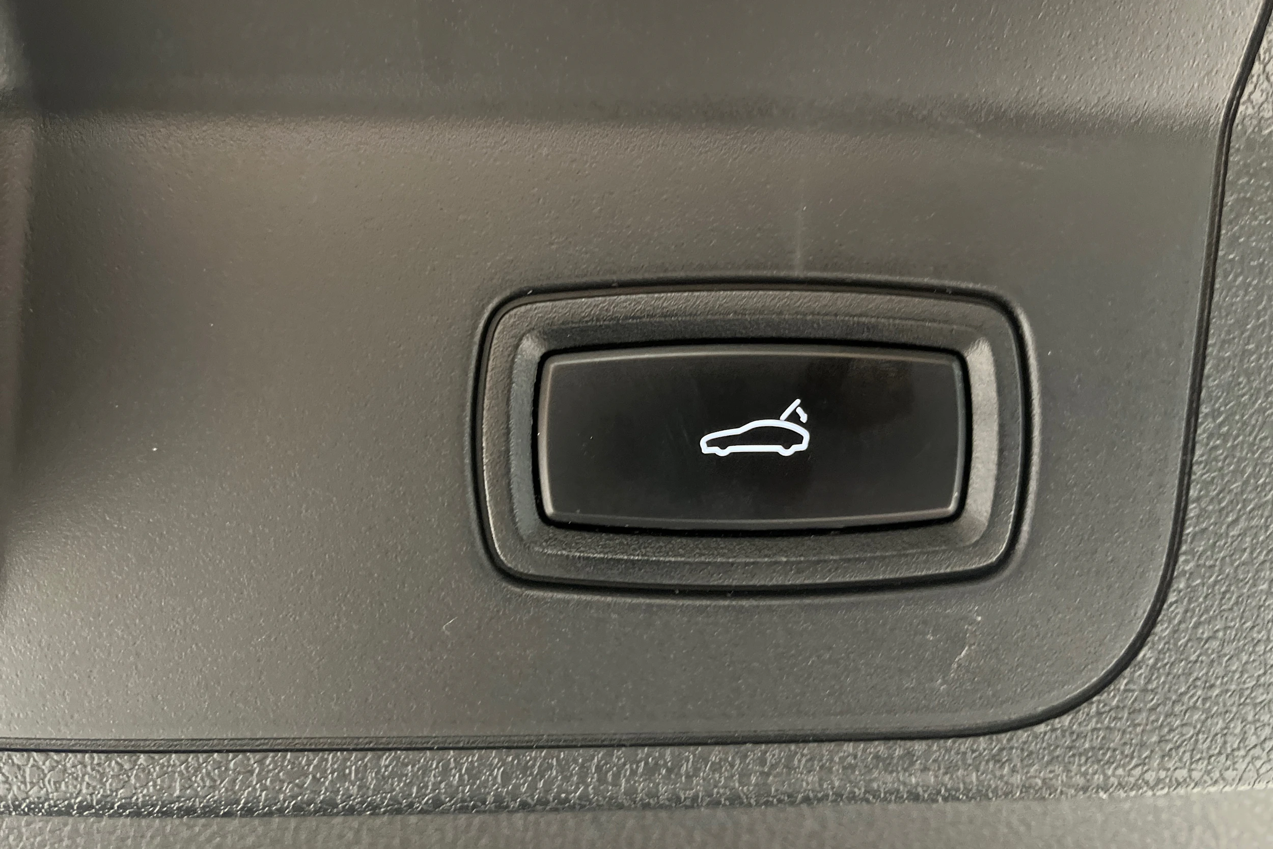 Harmaa Porsche Panamera 2018 kuva 36.