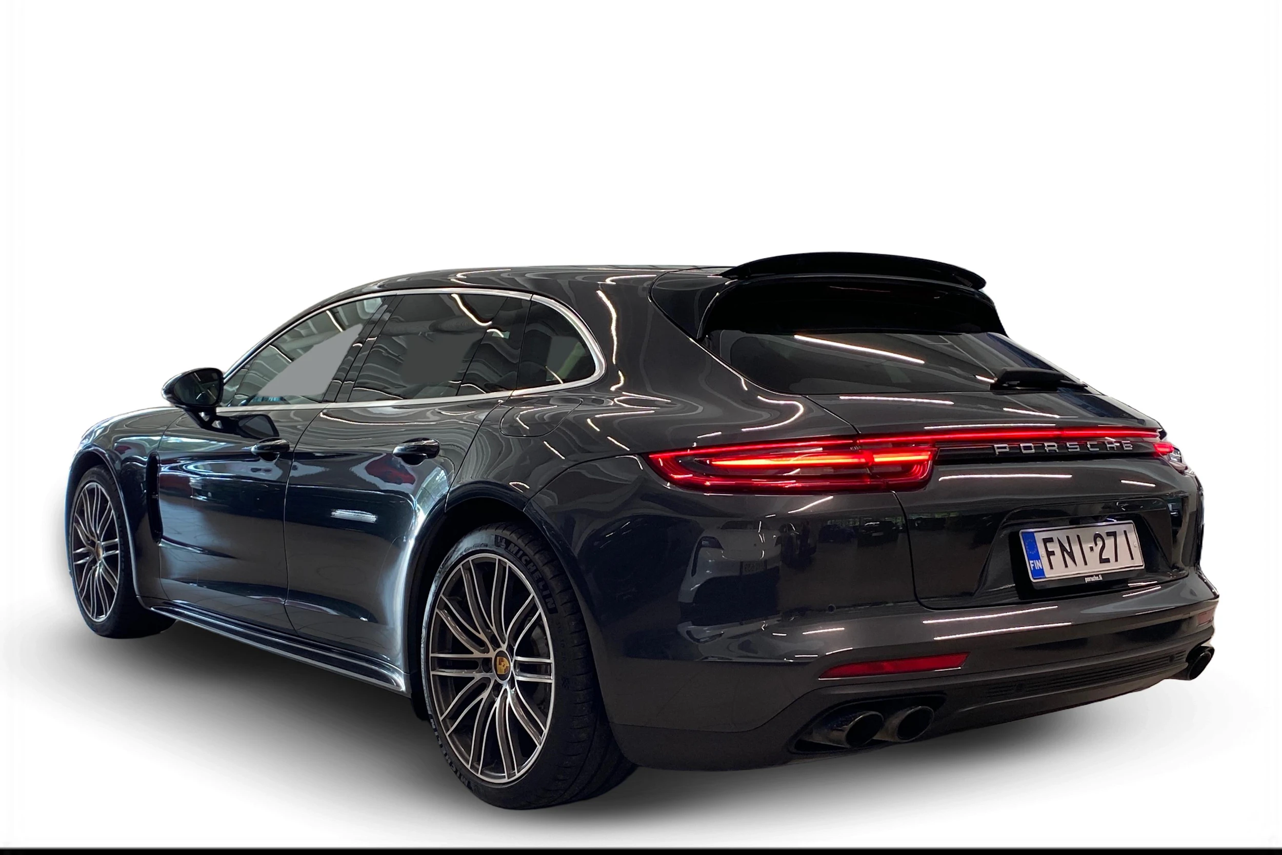 Harmaa Porsche Panamera 2018 kuva 2.