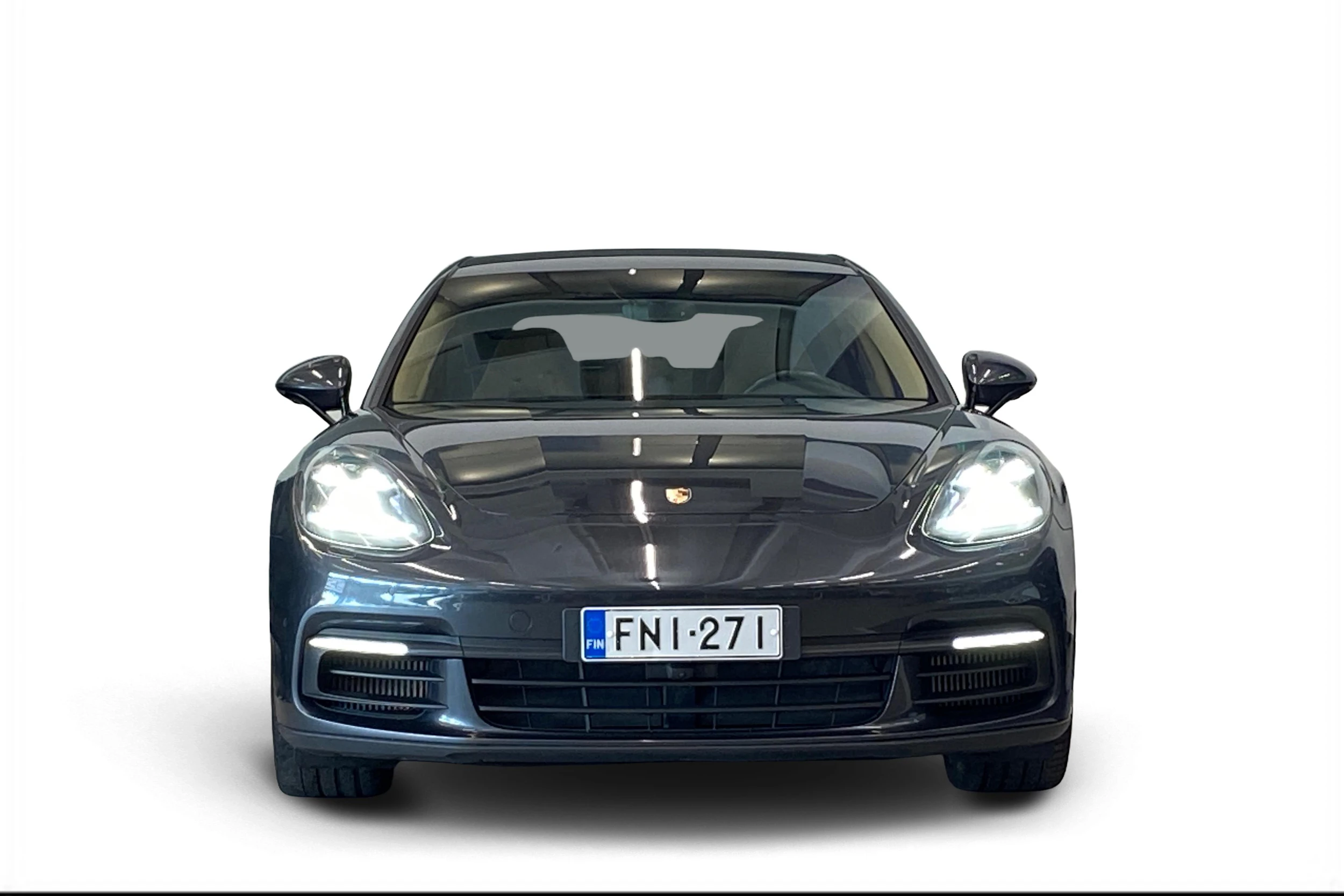 Harmaa Porsche Panamera 2018 kuva 4.
