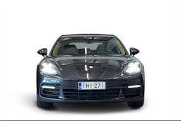 Harmaa Porsche Panamera 2018 kuva 4.